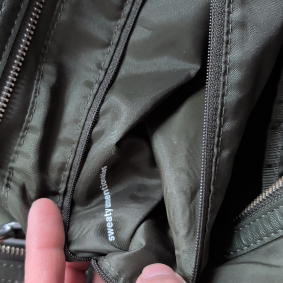 Lululemon Everywhere Bag *23L Dark Olive Green Tote Bag - Picture 12 of 14